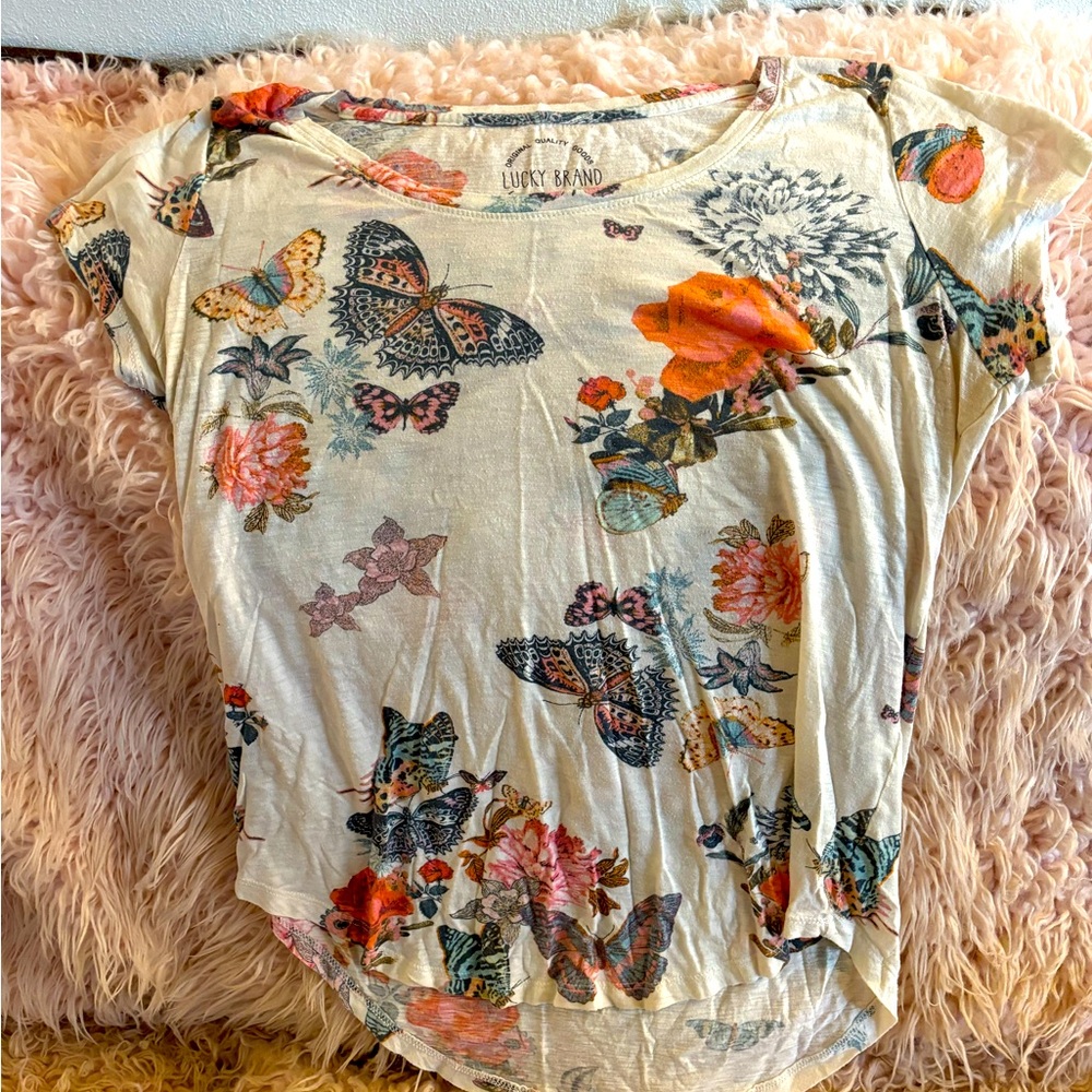 Lucky brand V-neck tee